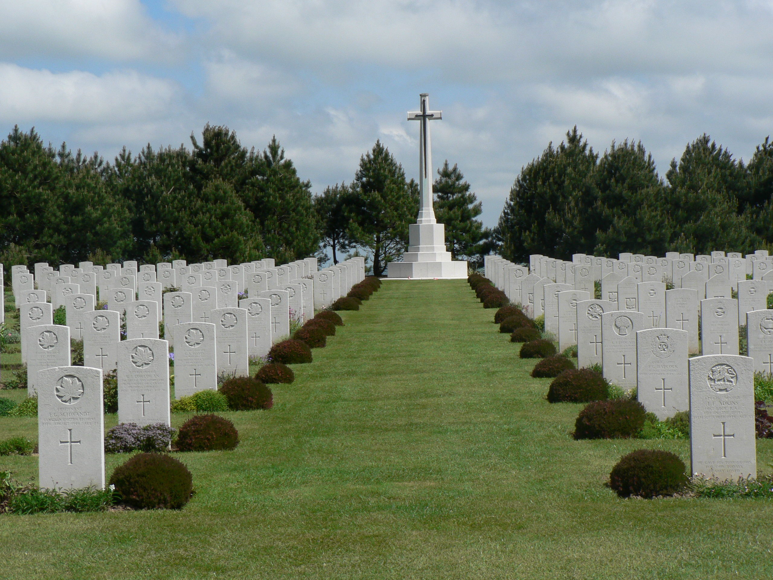 Le cimetière canadien